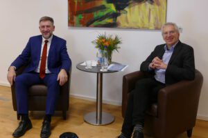 BBV-Präsident Günther Felßner und Gunther Strobl im Gespräch